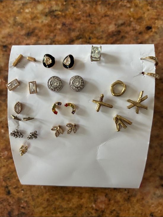 Jewelry - Earring bundle